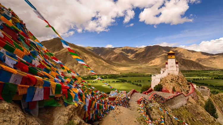 中国西藏自治区 ，雍布拉康