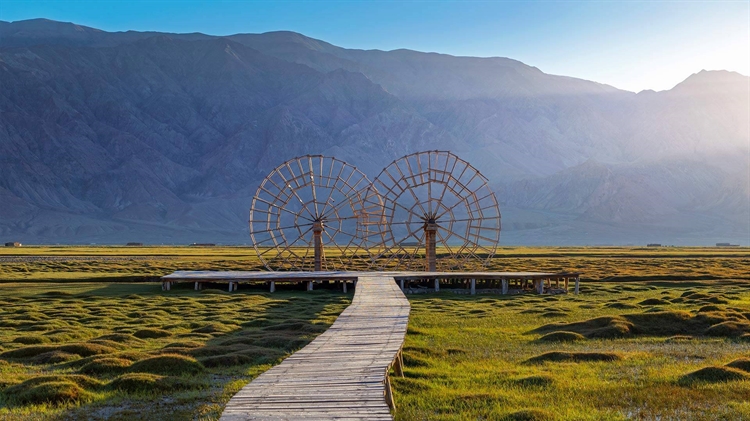 中国新疆塔吉克自治县 ，塔什库尔干草原上的水车