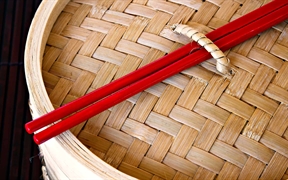 中国 ，红筷子和蒸笼