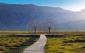 中国新疆塔吉克自治县 ，塔什库尔干草原上的水车