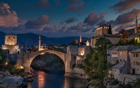莫斯塔尔古桥，波斯尼亚和黑塞哥维那 