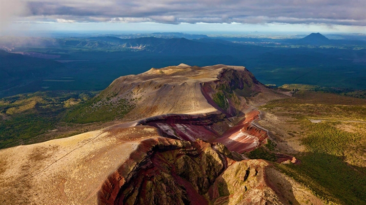 新西兰北岛 ，塔拉韦拉火山