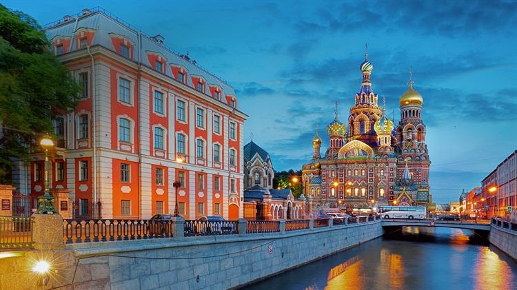 俄罗斯圣彼得堡 ，格里博耶多夫运河和滴血救世主教堂