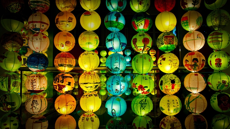 新加坡 ，为庆祝中秋而摆放的灯笼