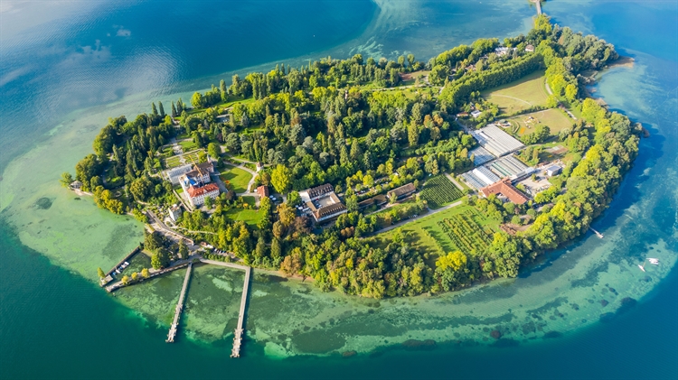 鸟瞰博登湖上的迈瑙岛，德国 
