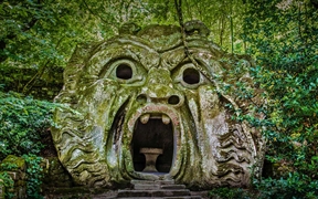 博马尔佐，怪物公园里的奥库斯石像