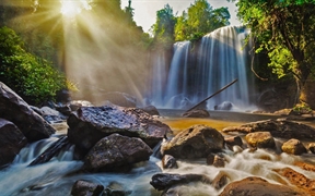 柬埔寨 ，荔枝山国家公园的瀑布