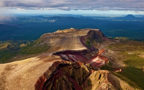 新西兰北岛 ，塔拉韦拉火山