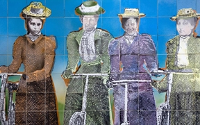 新西兰北岛 ，奥克兰艺术画廊的妇女参政瓷砖壁画