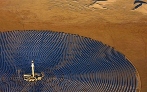 美国内华达州 ，托诺帕附近的新月沙丘太阳能项目