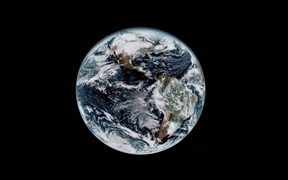 从太空中拍摄到的地球 