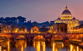 意大利罗马 ，圣天使桥和圣彼得大教堂