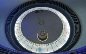 美国洛杉矶 ，格里菲斯天文台内的傅科摆装置