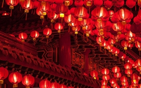 马来西亚吉隆坡 ，【今日元宵节】乐圣岭天后宫悬挂的红灯笼