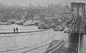 美国纽约 ，1883年在建设中的布鲁克林大桥