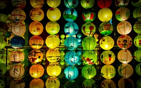 新加坡 ，为庆祝中秋而摆放的灯笼