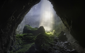 峰牙－己榜国家公园中的韩松洞，越南 