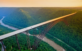 新河峡国家公园中的新河峡大桥，西弗吉尼亚州 