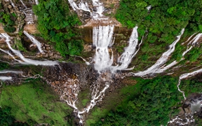 梅加拉亚邦的七姐妹瀑布，印度 