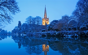 圣三一教堂，英国埃文河畔斯特拉特福 
