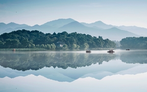 杭州西湖水墨意境般的风景，浙江省，中国 