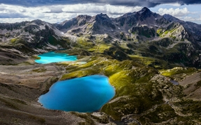 阿尔卑斯山脉锡尔夫雷塔山的乔里森湖，瑞士 