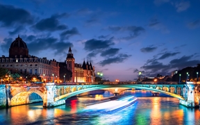 塞纳河，巴黎，法国 