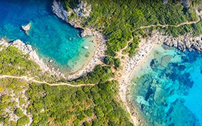 蒂莫尼港海滩，科孚岛，希腊 