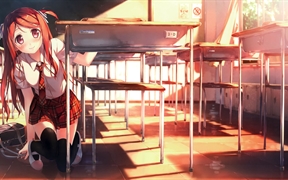 夕阳下的教室，学生装的动漫少女在桌子下寻找着什么，4k动漫壁纸
