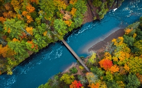 铜瀑布州立公园的巴德河，威斯康星州，美国 