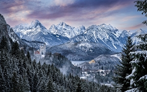 天鹅堡和旧天鹅堡，巴伐利亚阿尔卑斯山，德国 