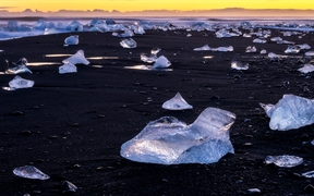 钻石冰沙滩，冰岛 