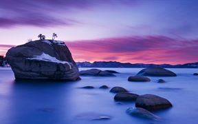 盆景岩，太浩湖，内华达州，美国 