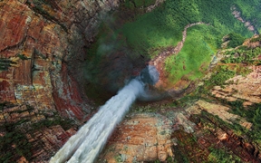 丘伦梅鲁瀑布鸟瞰图，委内瑞拉 